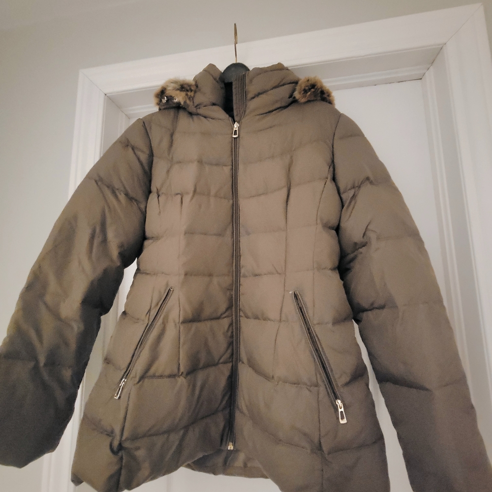 Women's Khaki Down Puffer Coat with Faux Fur Trim
